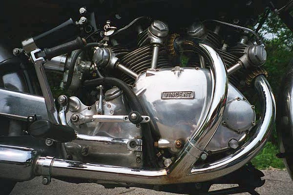 richard2.jpg - Richard's bike, showing some lovely polished alloy on the engine. It was purchased as a basket case in 1998, and has Black Lightning cams and clutch.